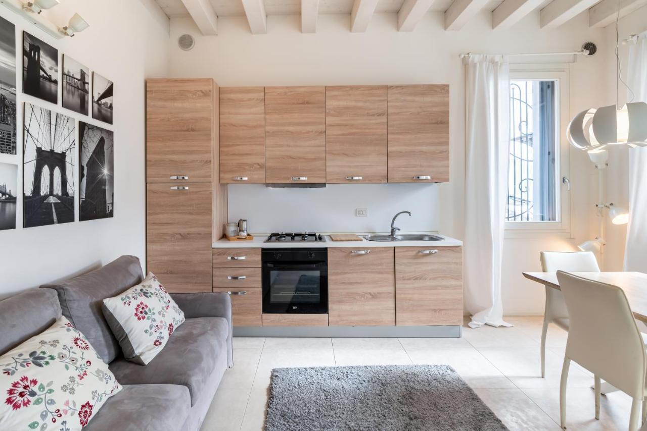 Corte Cappuccina 14 Elegant Apt Con Parcheggio! Padua Buitenkant foto