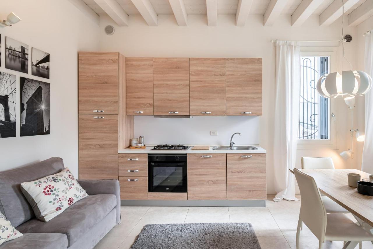 Corte Cappuccina 14 Elegant Apt Con Parcheggio! Padua Buitenkant foto